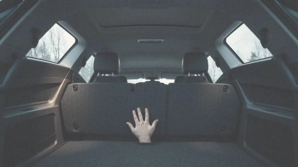 Jak nasłuchiwać dźwięki pracy pompy paliwa?