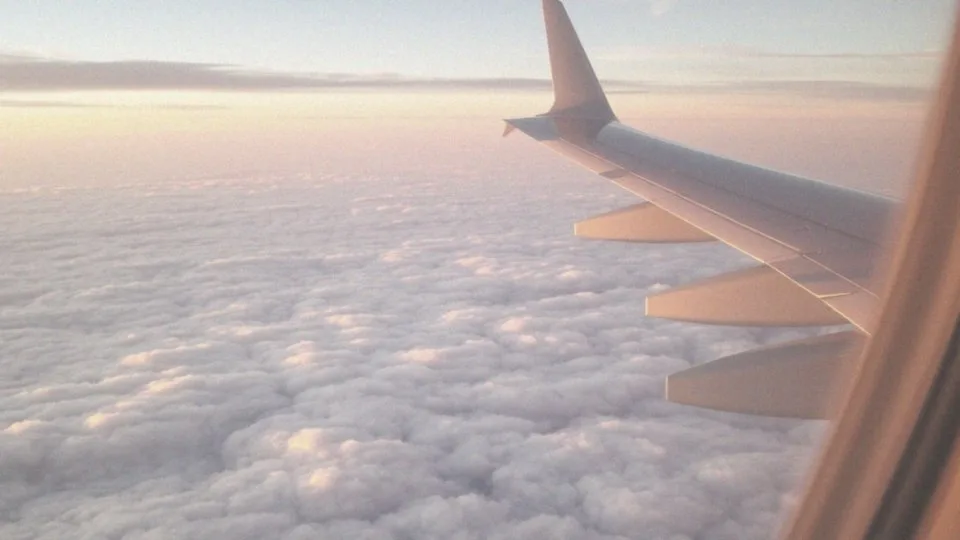 Jaki jest czas lotu bezpośredniego do Omanu?