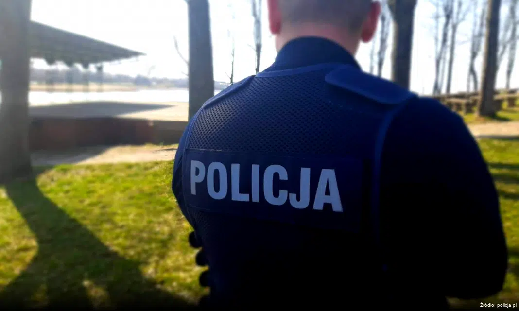 Makowscy Policjanci w Różanie na Pikniku Militarnym